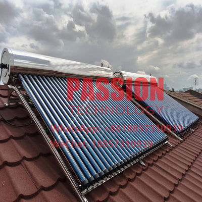 Nachylony dach Solarny podgrzewacz wody ze stali nierdzewnej 304 Ciśnienie słonecznego ogrzewania wody